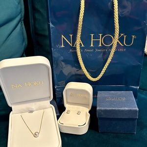 Na Hoku 14k pearl earrings and necklace. Hawaii’s finest jewelry since 1924
